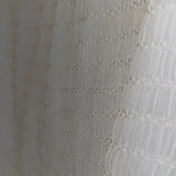 Calvin Klein top. - Picture 8 of 9